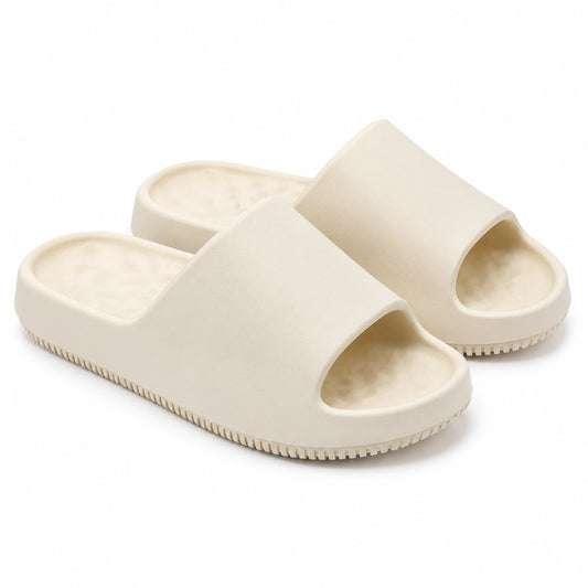 Chanclas talla 36/37 de material sintético color crudo con suela ranurada